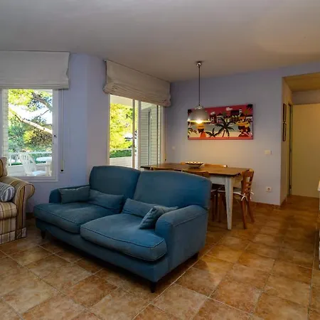 Fornells De La Selva Sleeps 6 Pool Apartment